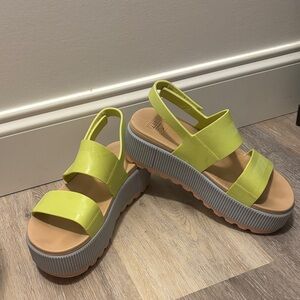 Reef Water Vista Higher in Meringue